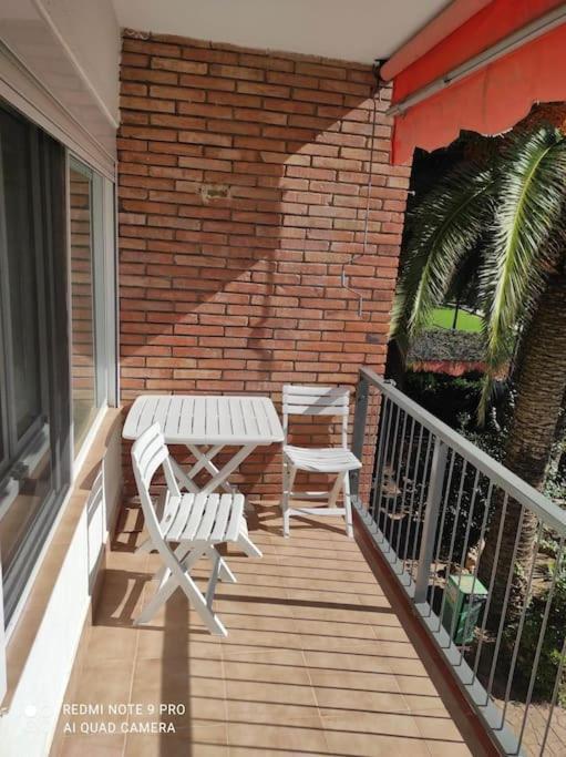 Coqueto Alojamiento Con Banera De Hidromasaje Apartamento Tarragona Exterior foto