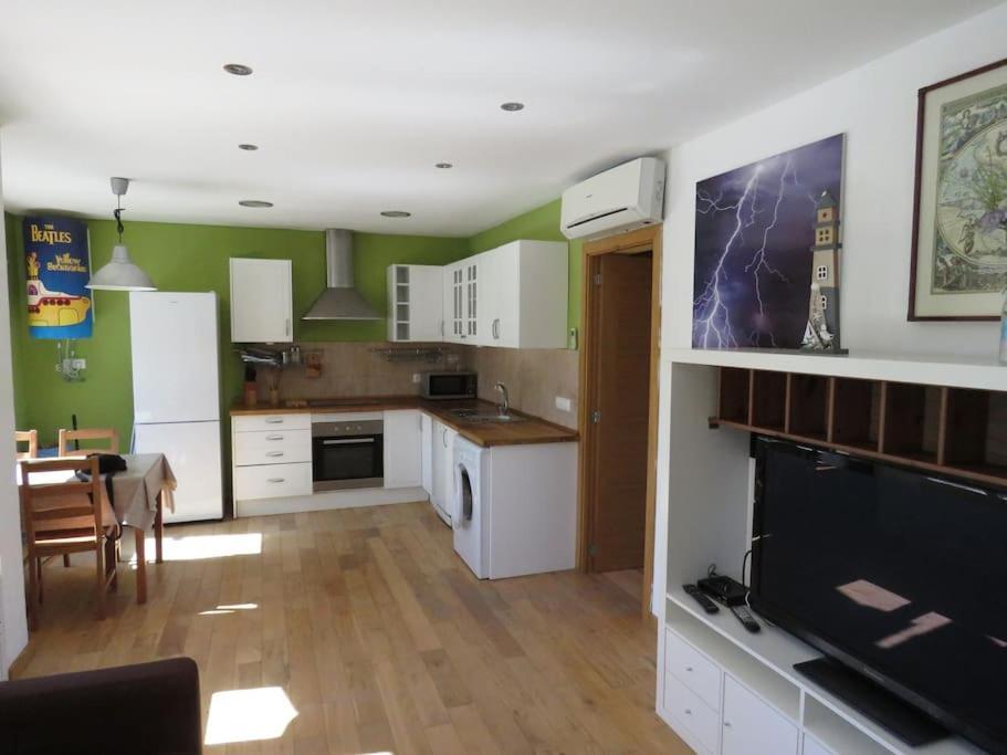 Coqueto Alojamiento Con Banera De Hidromasaje Apartamento Tarragona Exterior foto